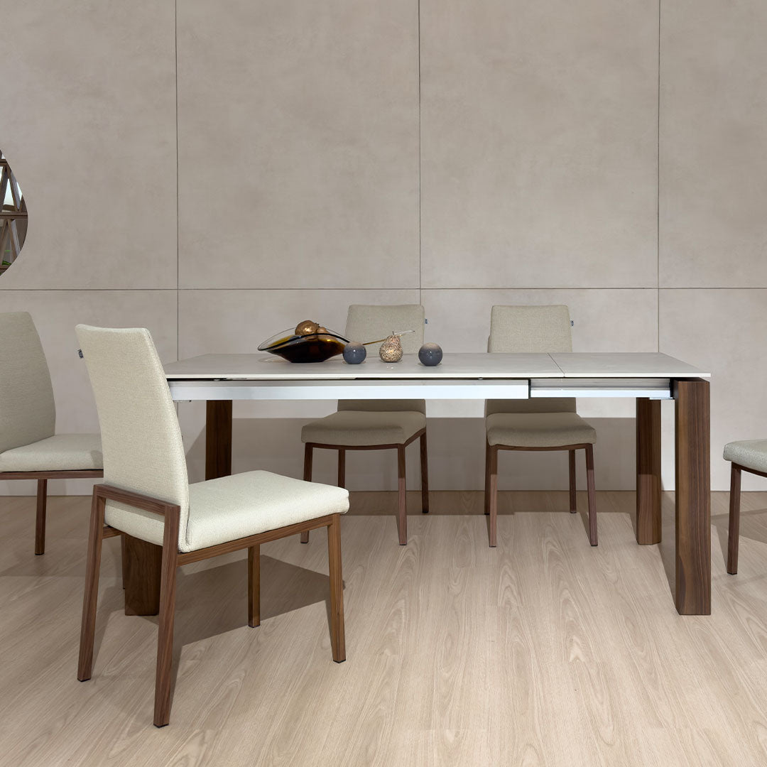 4 Reasons Every New Homeowner Needs an Extendable Dining Table for Small Spaces